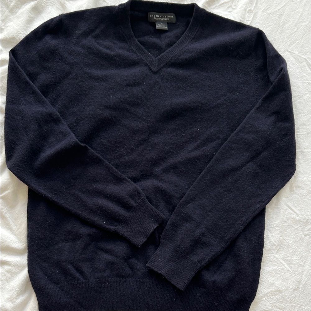 Bloomingdales Men’s Cashmere Navy V-Neck Sweater